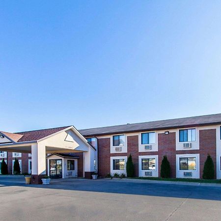 Quality Inn & Suites Ottumwa North Kültér fotó