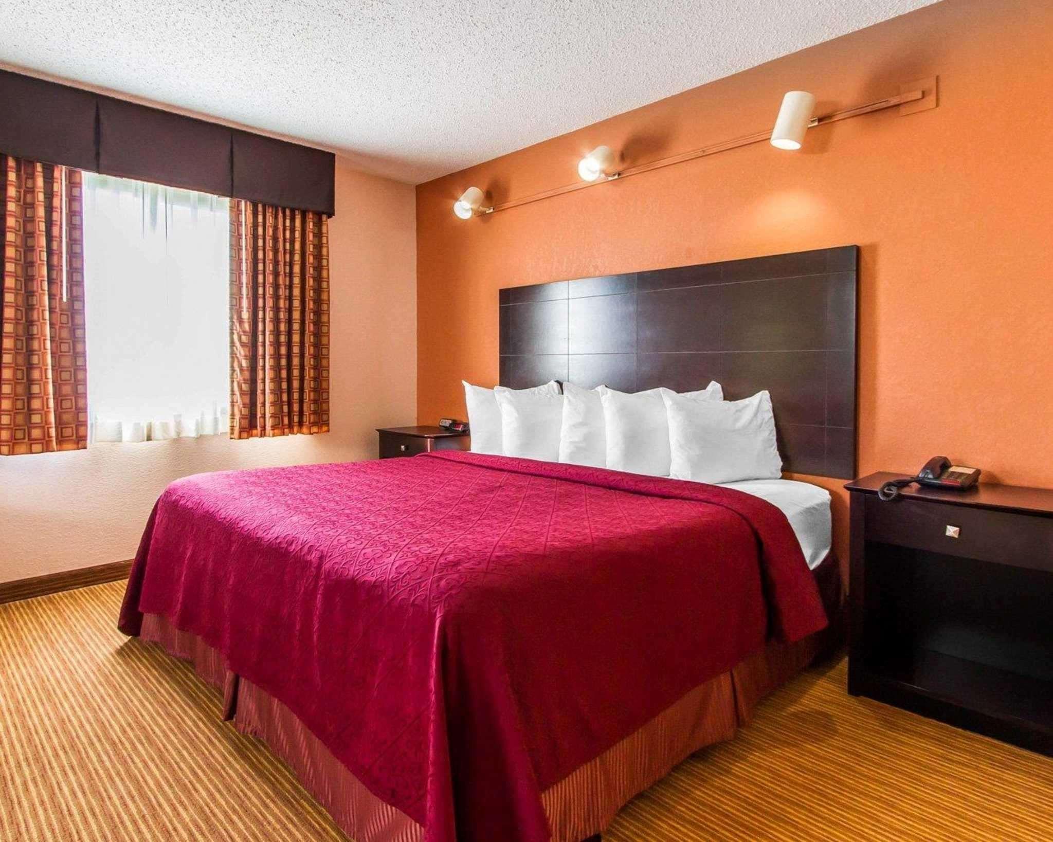 Quality Inn & Suites Ottumwa North Kültér fotó