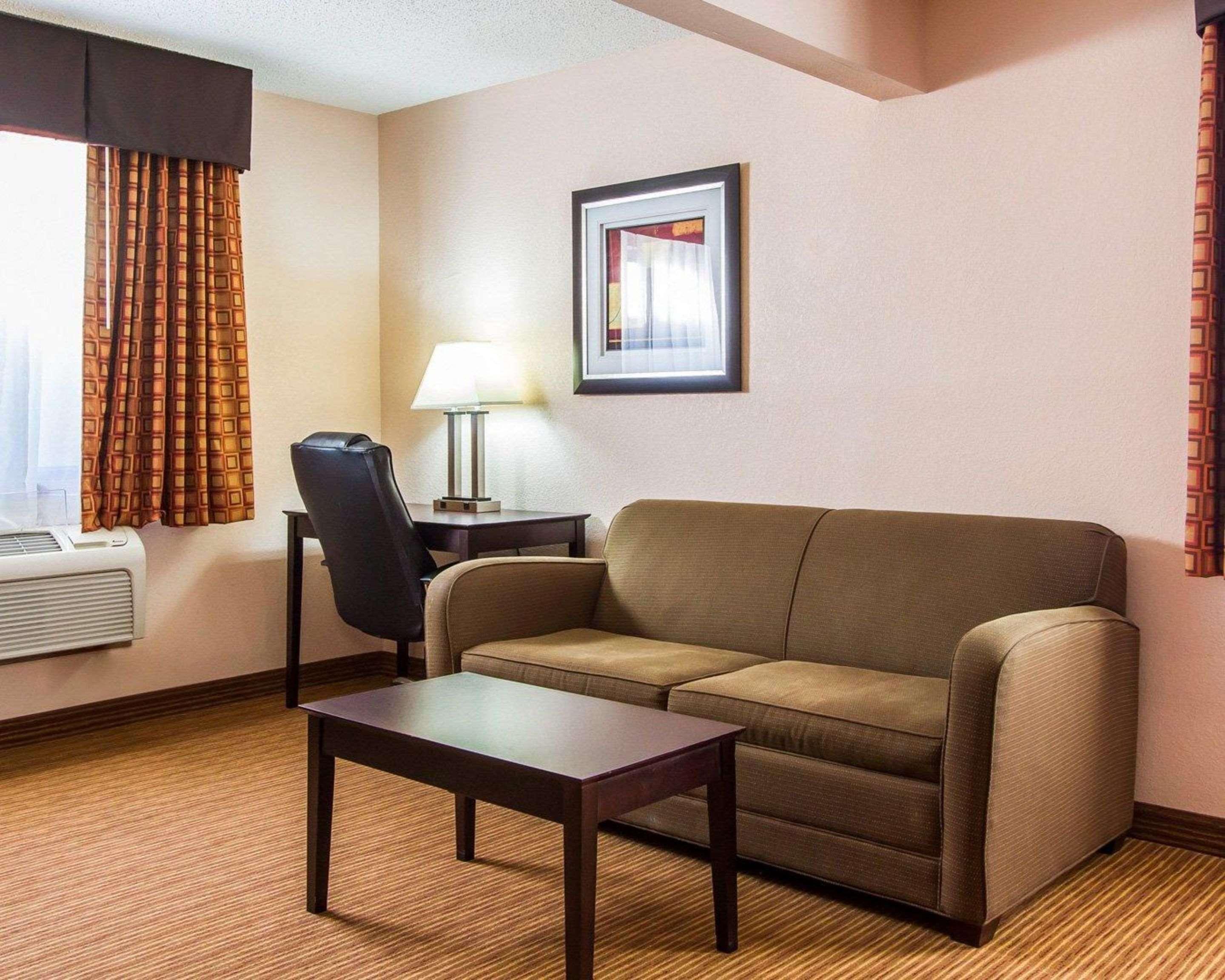 Quality Inn & Suites Ottumwa North Kültér fotó
