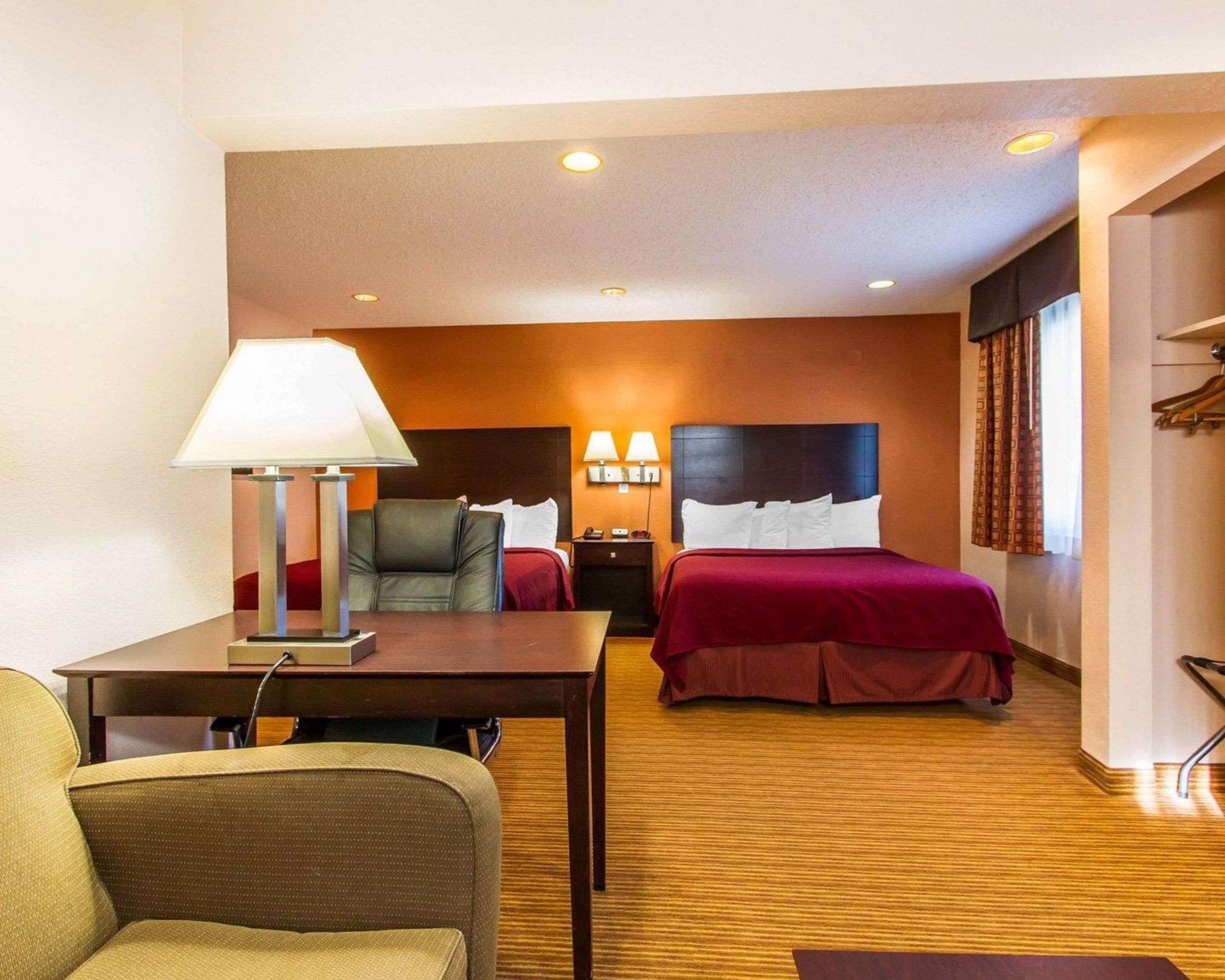 Quality Inn & Suites Ottumwa North Kültér fotó