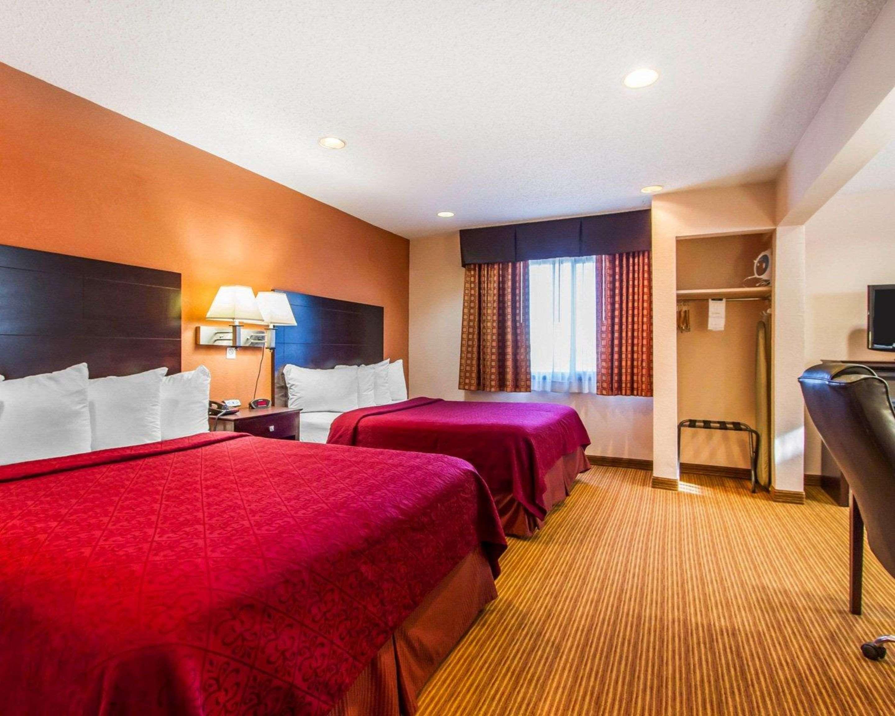 Quality Inn & Suites Ottumwa North Kültér fotó