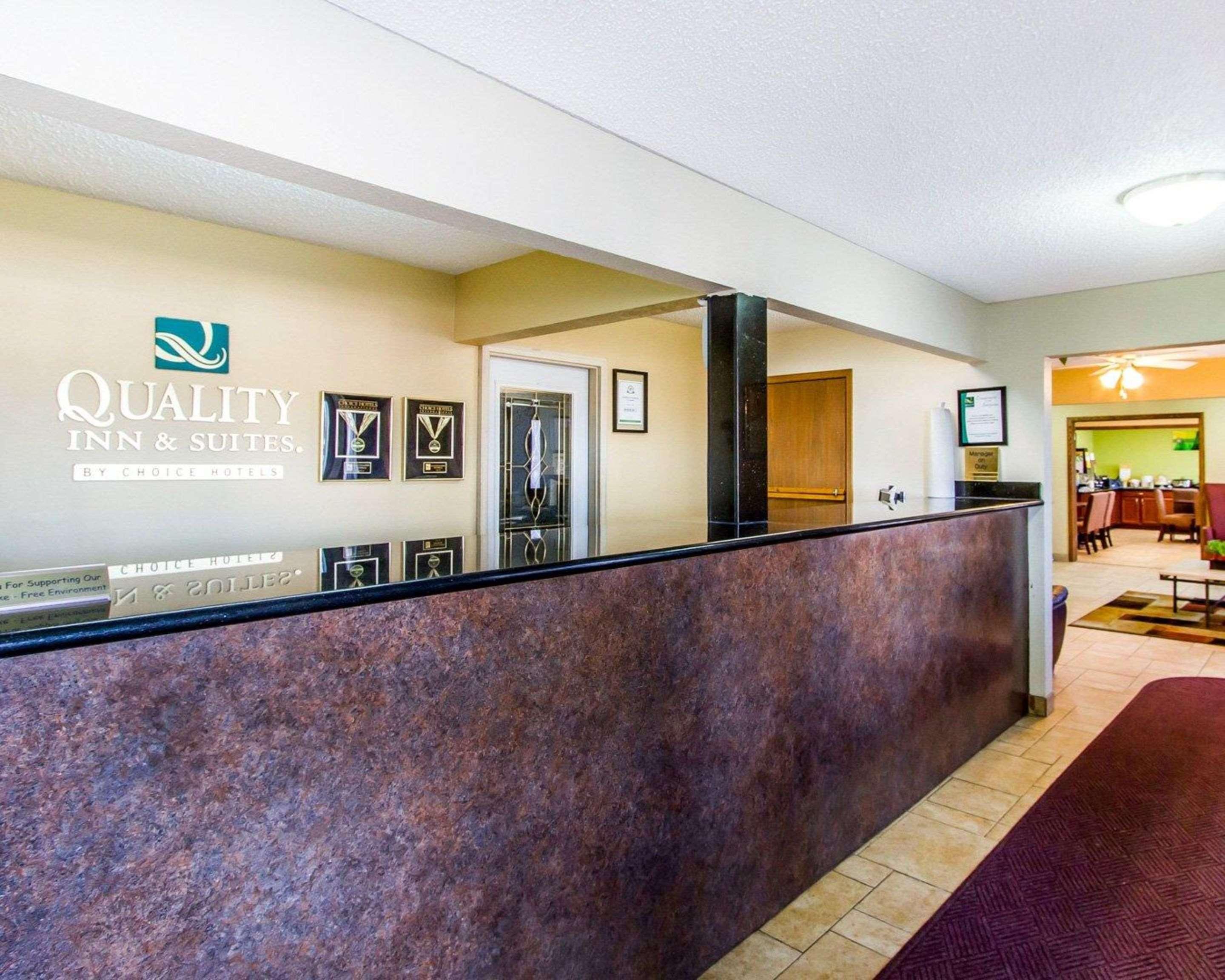 Quality Inn & Suites Ottumwa North Kültér fotó