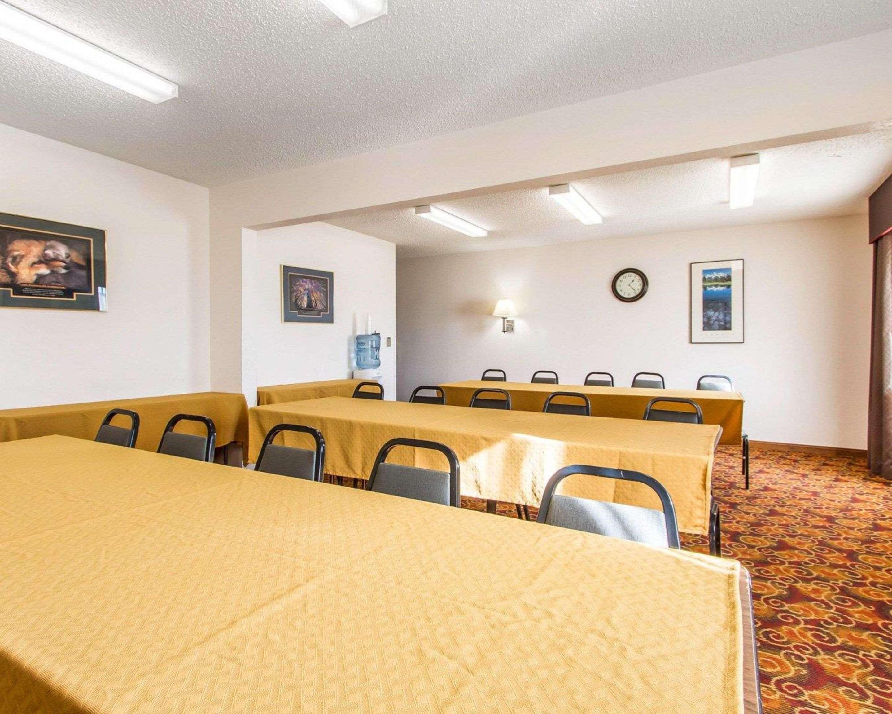 Quality Inn & Suites Ottumwa North Kültér fotó