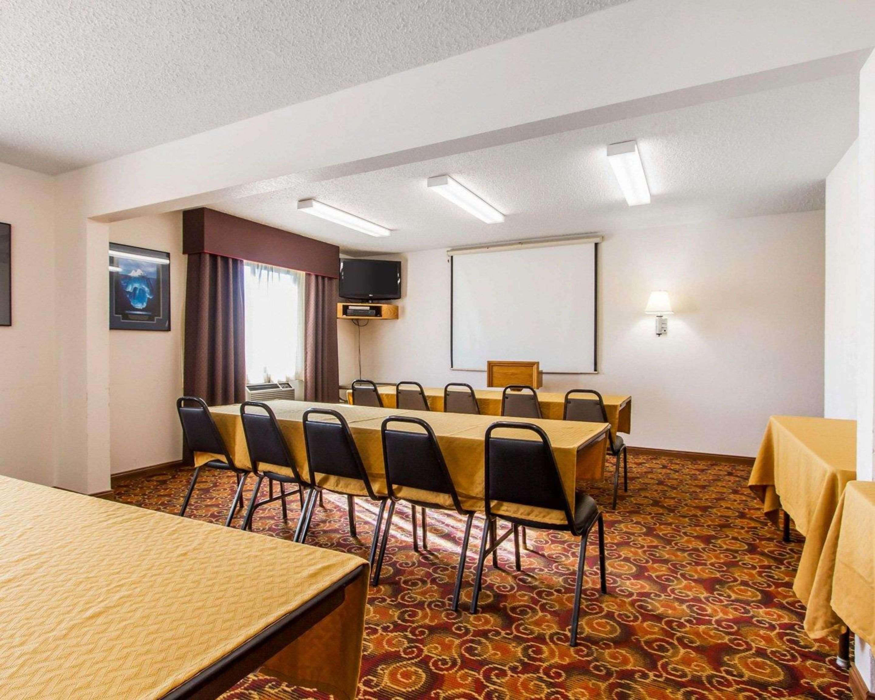Quality Inn & Suites Ottumwa North Kültér fotó