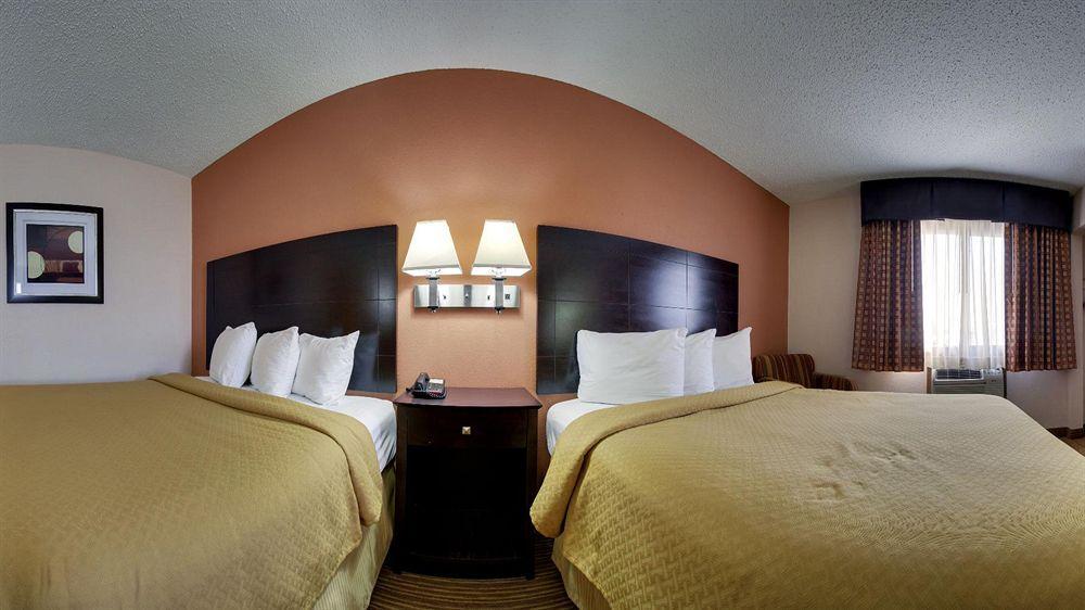 Quality Inn & Suites Ottumwa North Kültér fotó