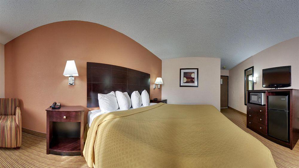 Quality Inn & Suites Ottumwa North Kültér fotó