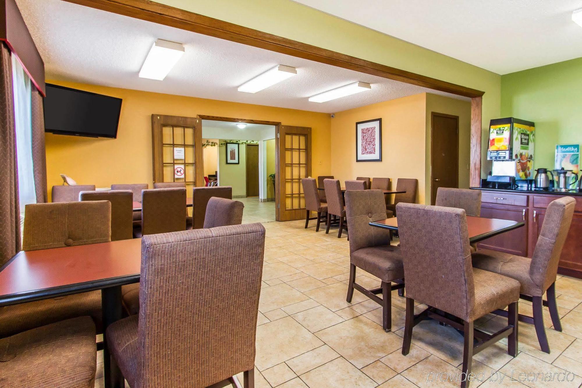 Quality Inn & Suites Ottumwa North Kültér fotó