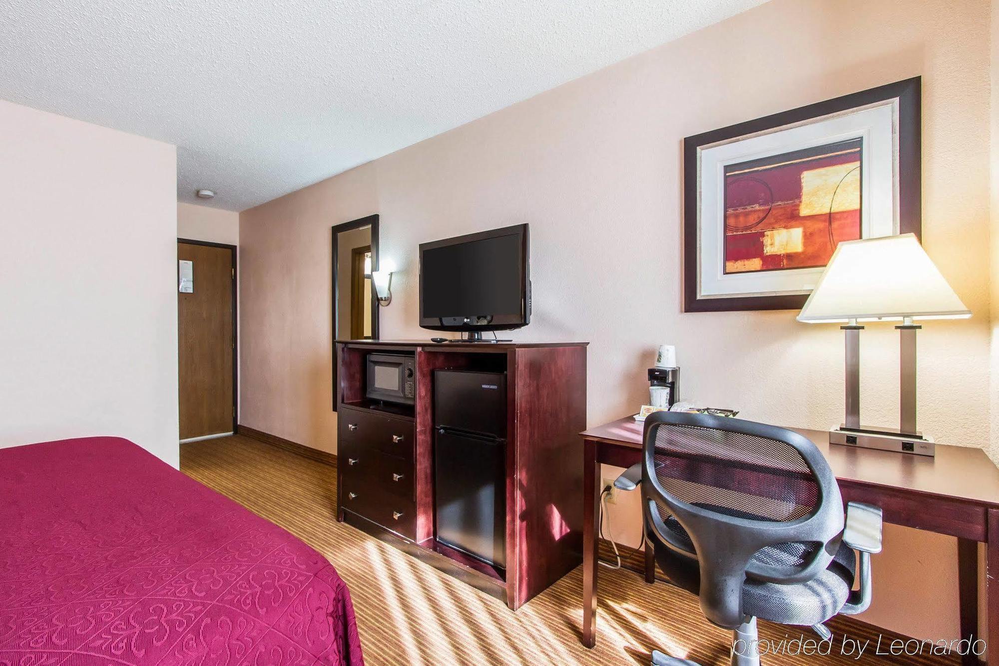 Quality Inn & Suites Ottumwa North Kültér fotó