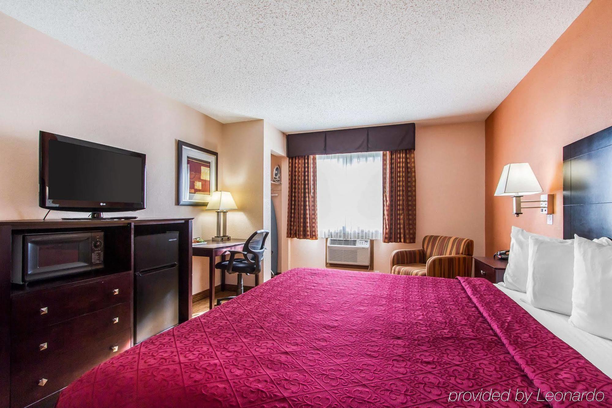 Quality Inn & Suites Ottumwa North Kültér fotó