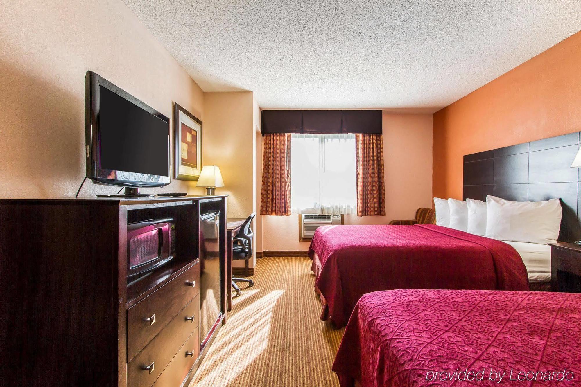 Quality Inn & Suites Ottumwa North Kültér fotó