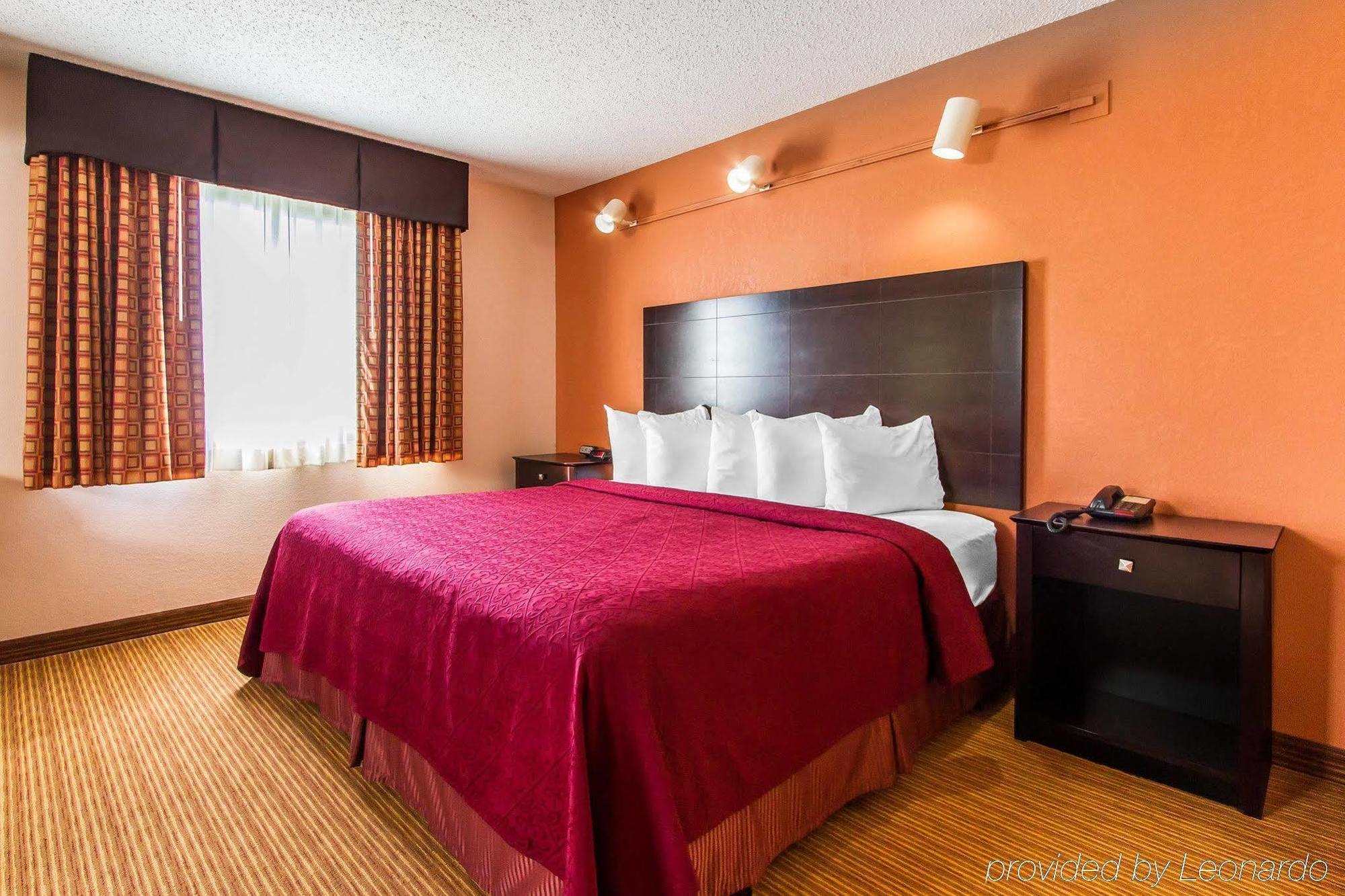 Quality Inn & Suites Ottumwa North Kültér fotó