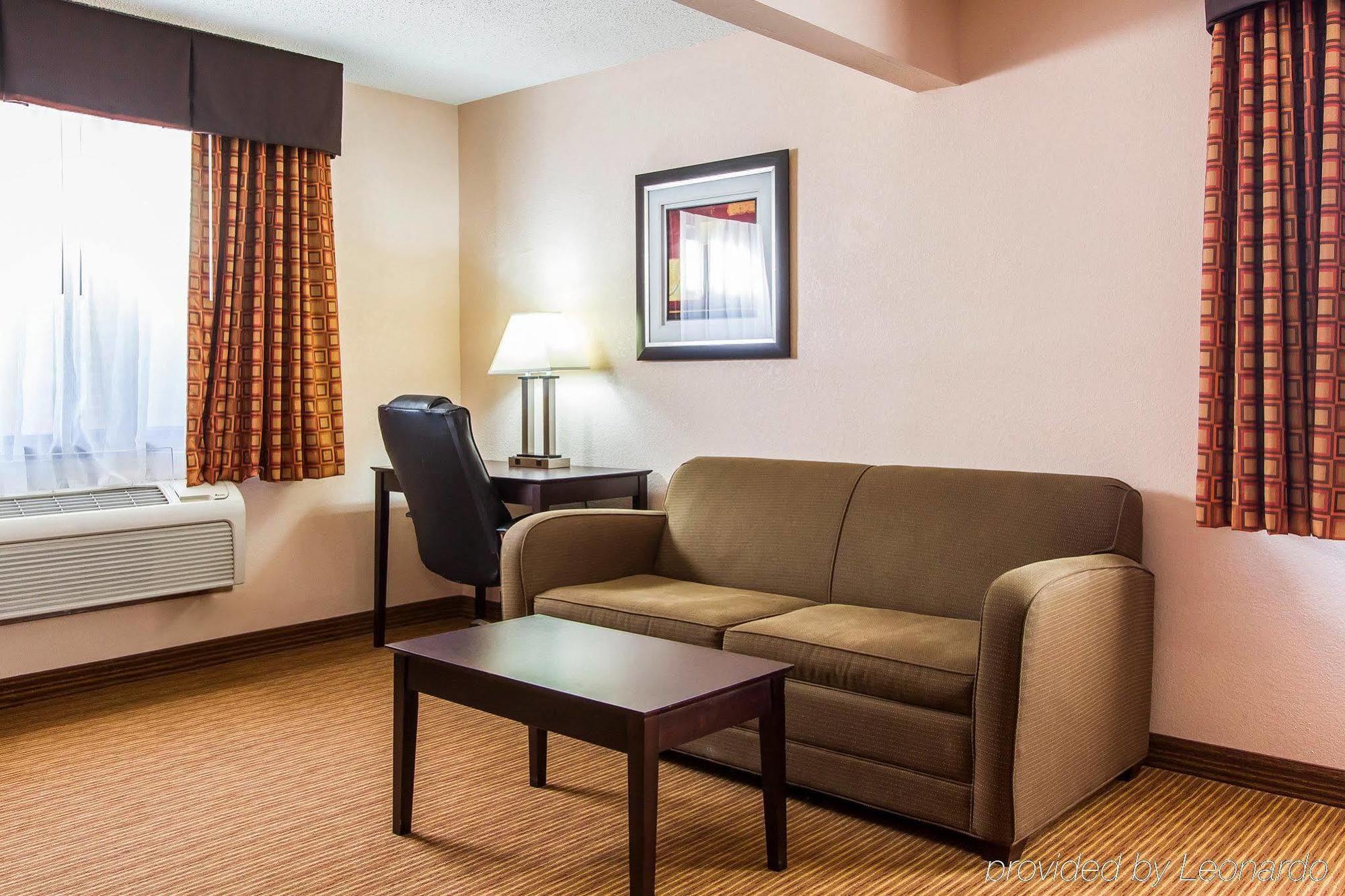 Quality Inn & Suites Ottumwa North Kültér fotó