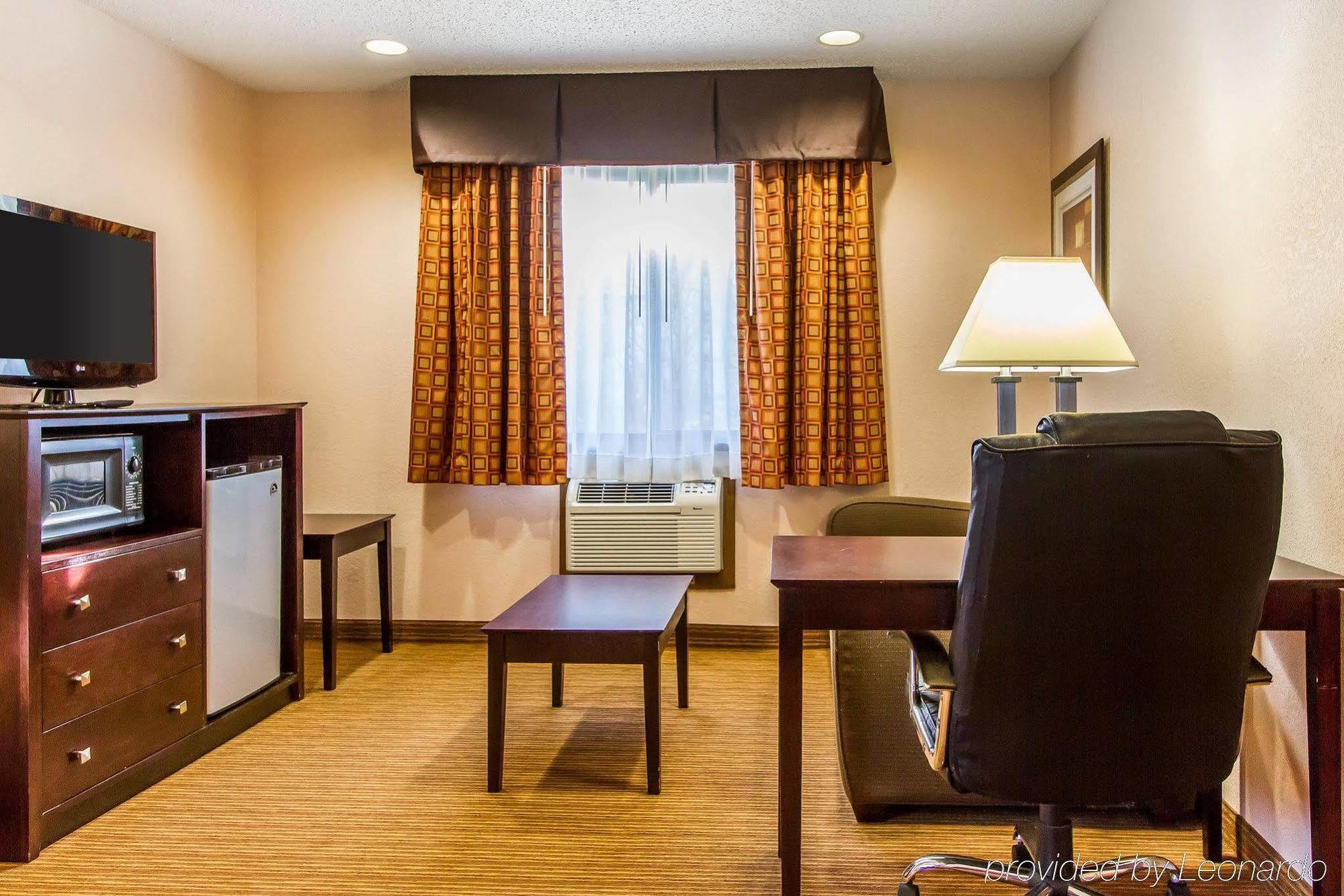 Quality Inn & Suites Ottumwa North Kültér fotó