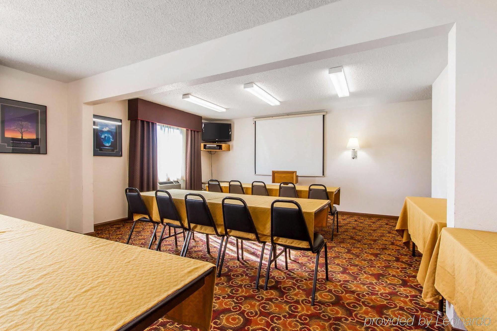 Quality Inn & Suites Ottumwa North Kültér fotó