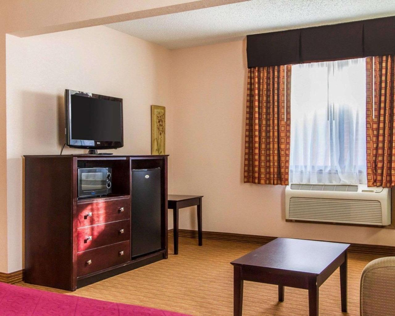 Quality Inn & Suites Ottumwa North Kültér fotó