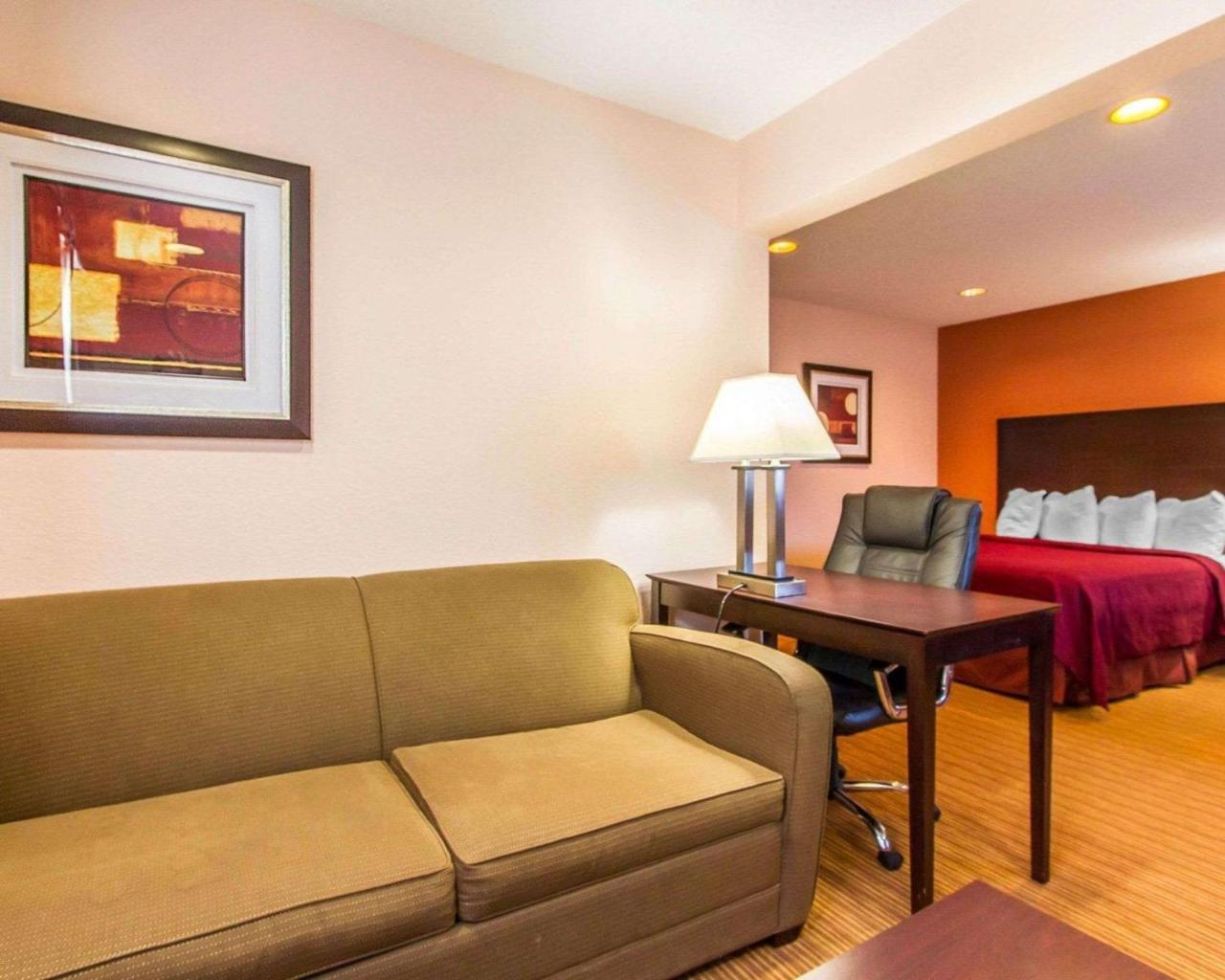 Quality Inn & Suites Ottumwa North Kültér fotó