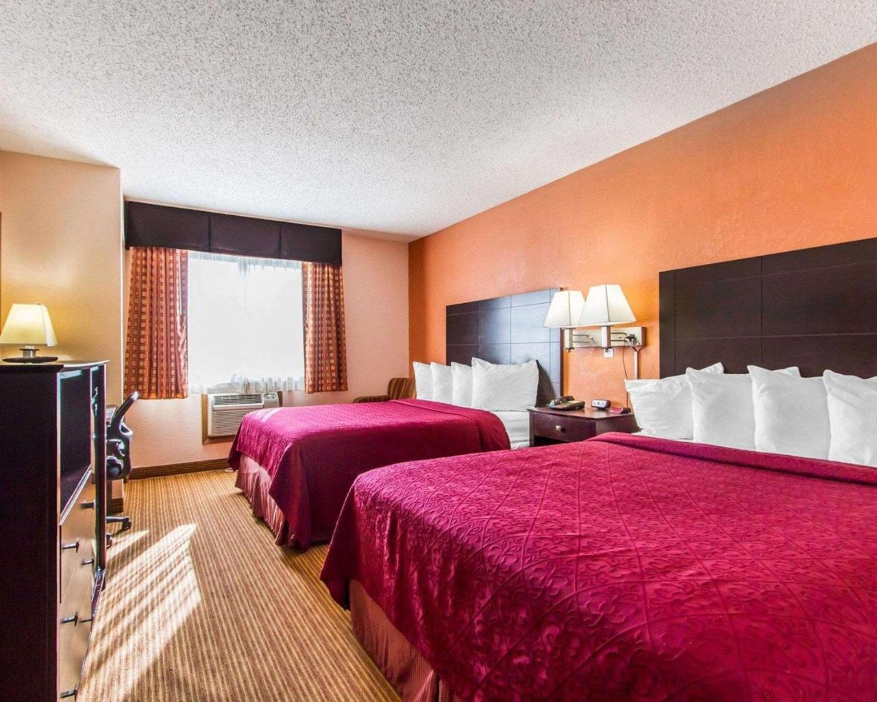 Quality Inn & Suites Ottumwa North Kültér fotó