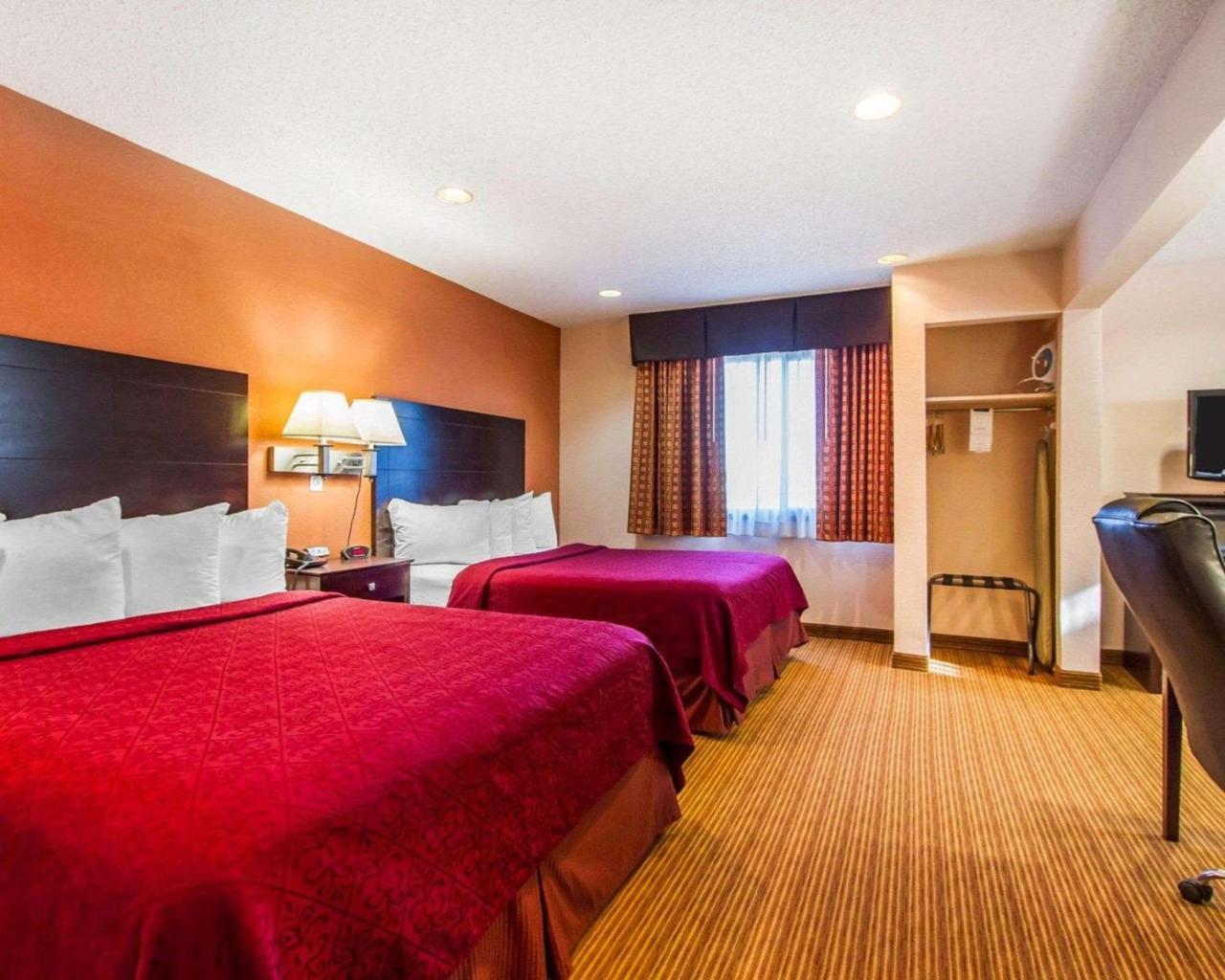 Quality Inn & Suites Ottumwa North Kültér fotó