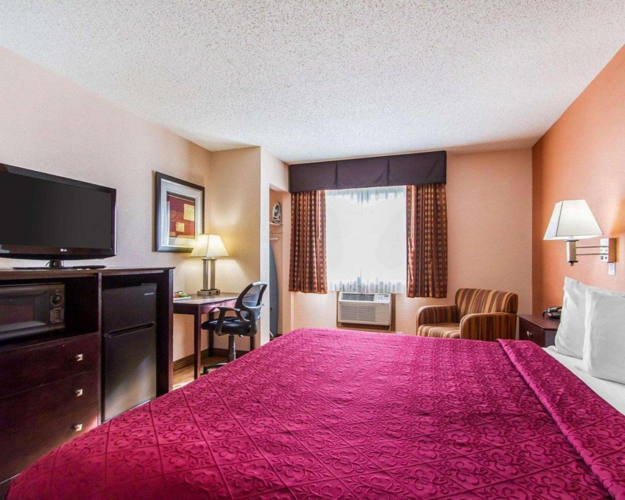 Quality Inn & Suites Ottumwa North Kültér fotó