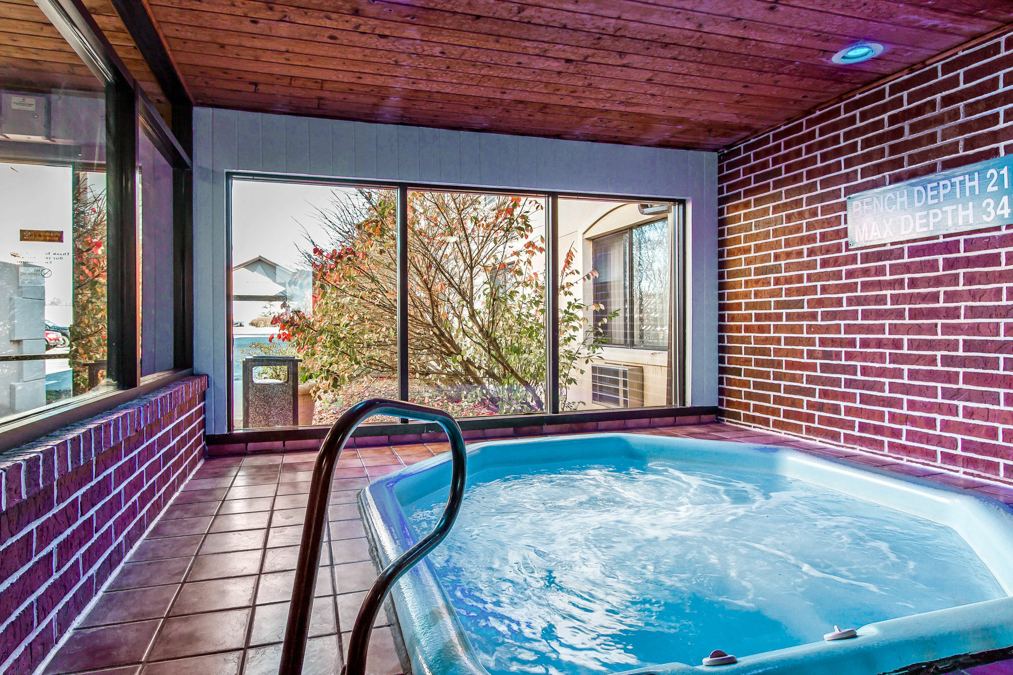 Quality Inn & Suites Ottumwa North Kültér fotó